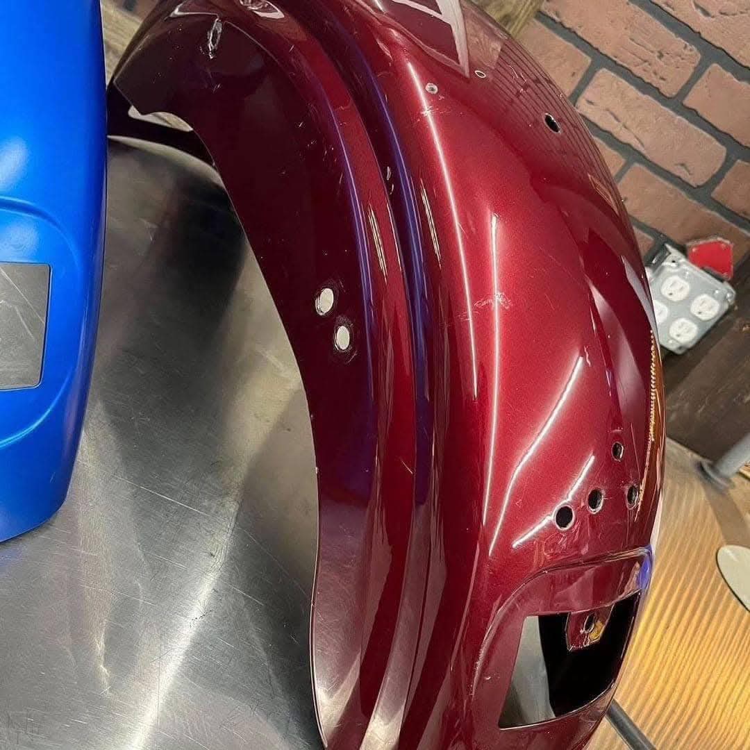 02-05 Dyna rear fenders 2- custom paint 1-lux red - Image 3