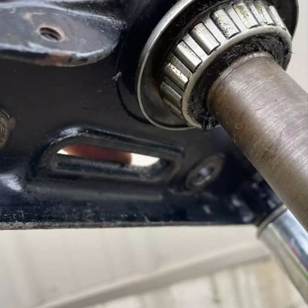 original Hydra-Glide front end setup with '58–'59 triple trees - Image 2