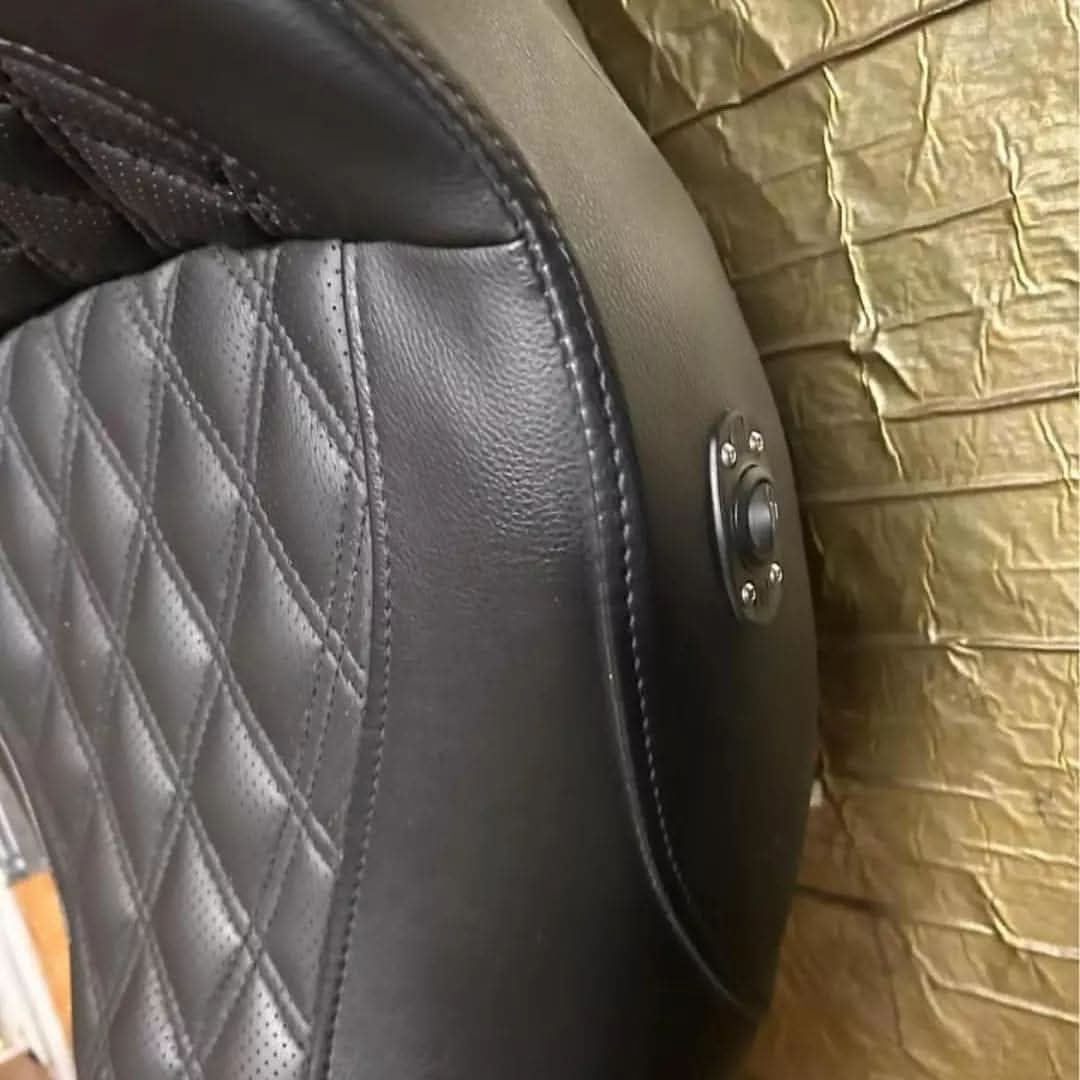 Saddlemen Road Sofa Heated Driver & Passenger Seat (Like New condition) - Image 3