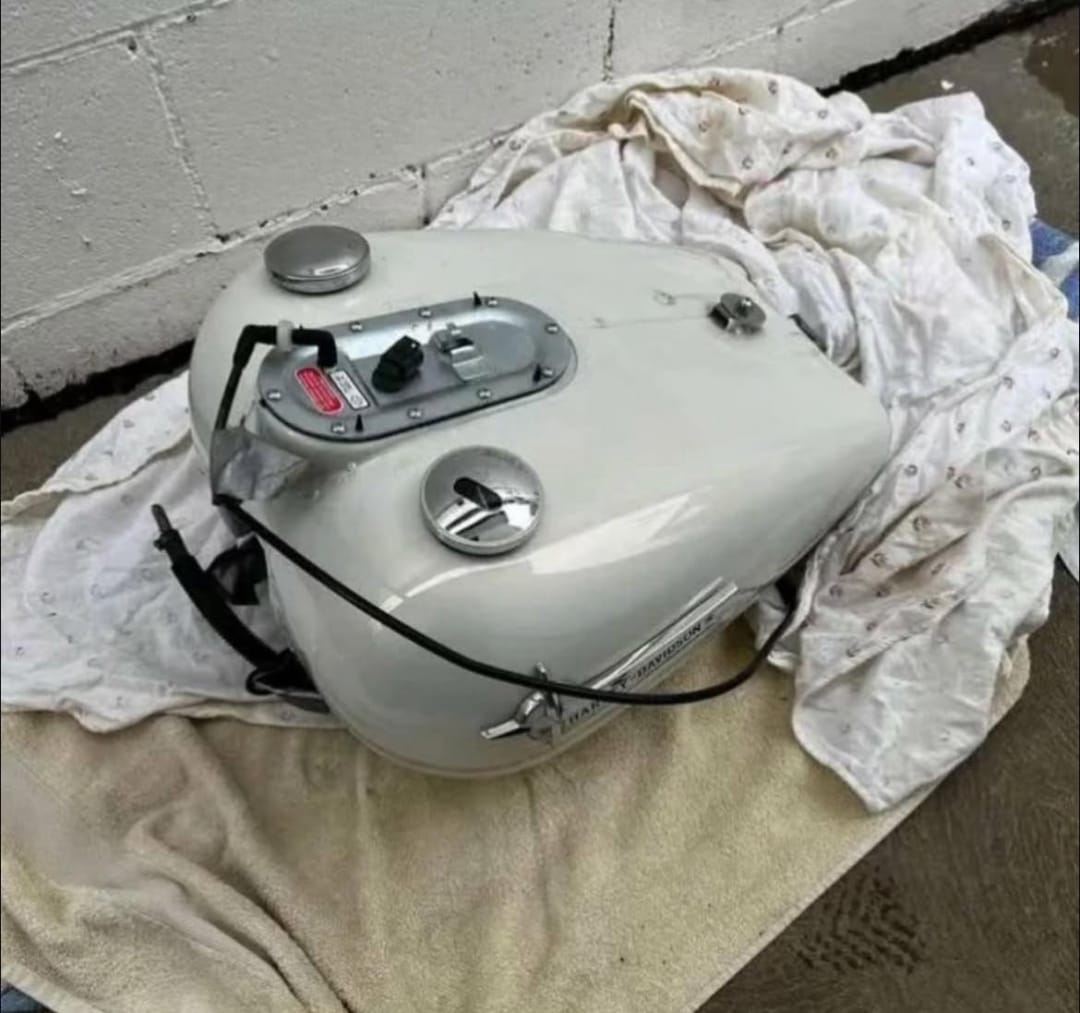 1998 road king efi gas tank - Image 2