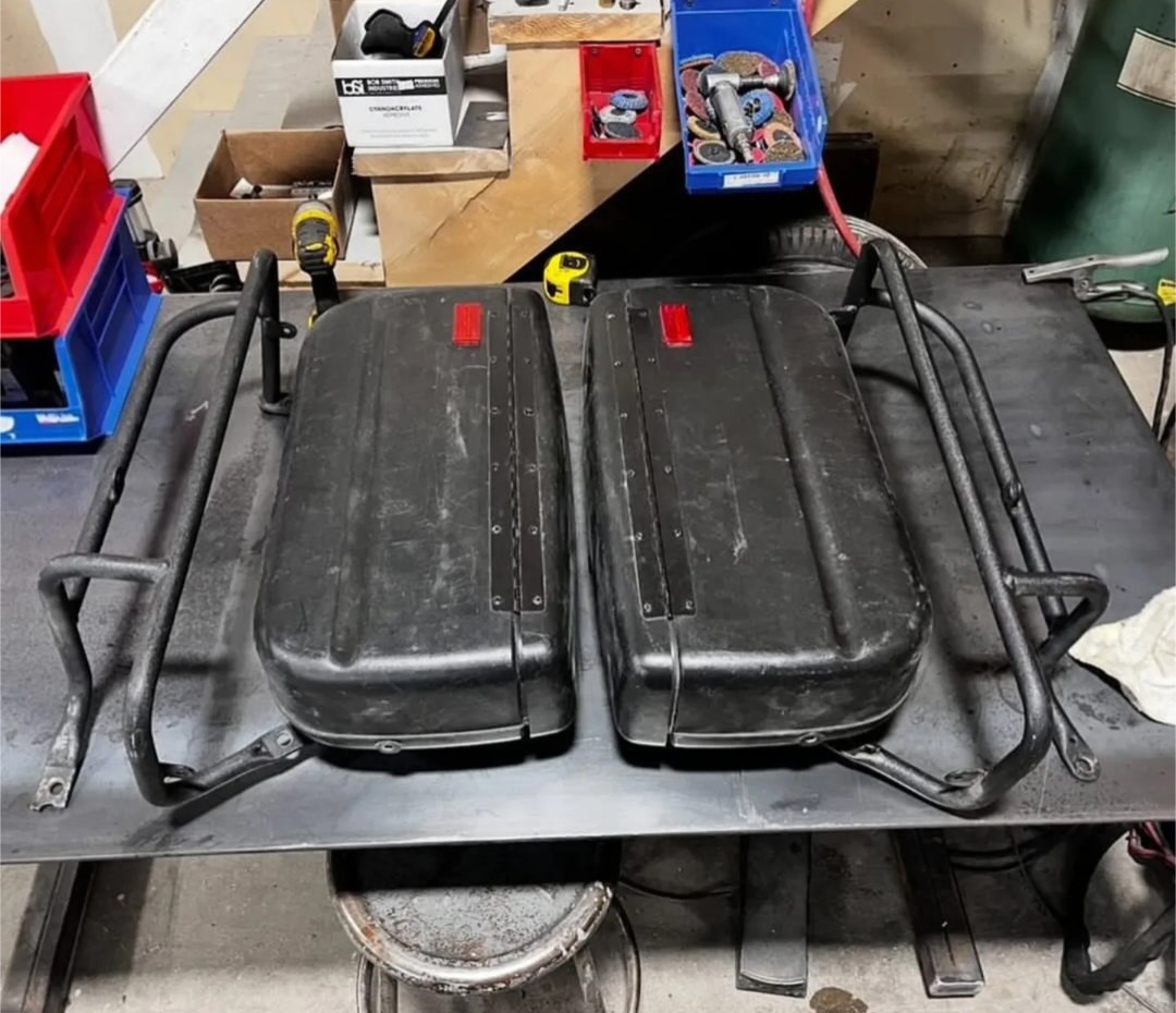 Harley Dyna Defender Saddlebags with Rails – Good Condition, Minor Mod - Image 2