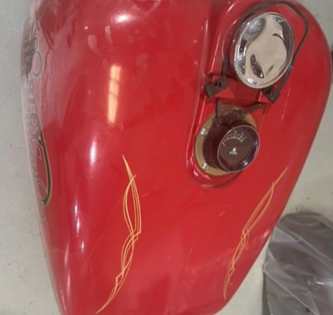 Harley-Davidson Dyna Gas Tank – Red, Classic Style