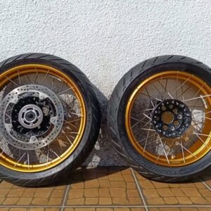 BMW R1200GS / R1250GS Spoked Wheels with Metzeler Karoo 3 Tires