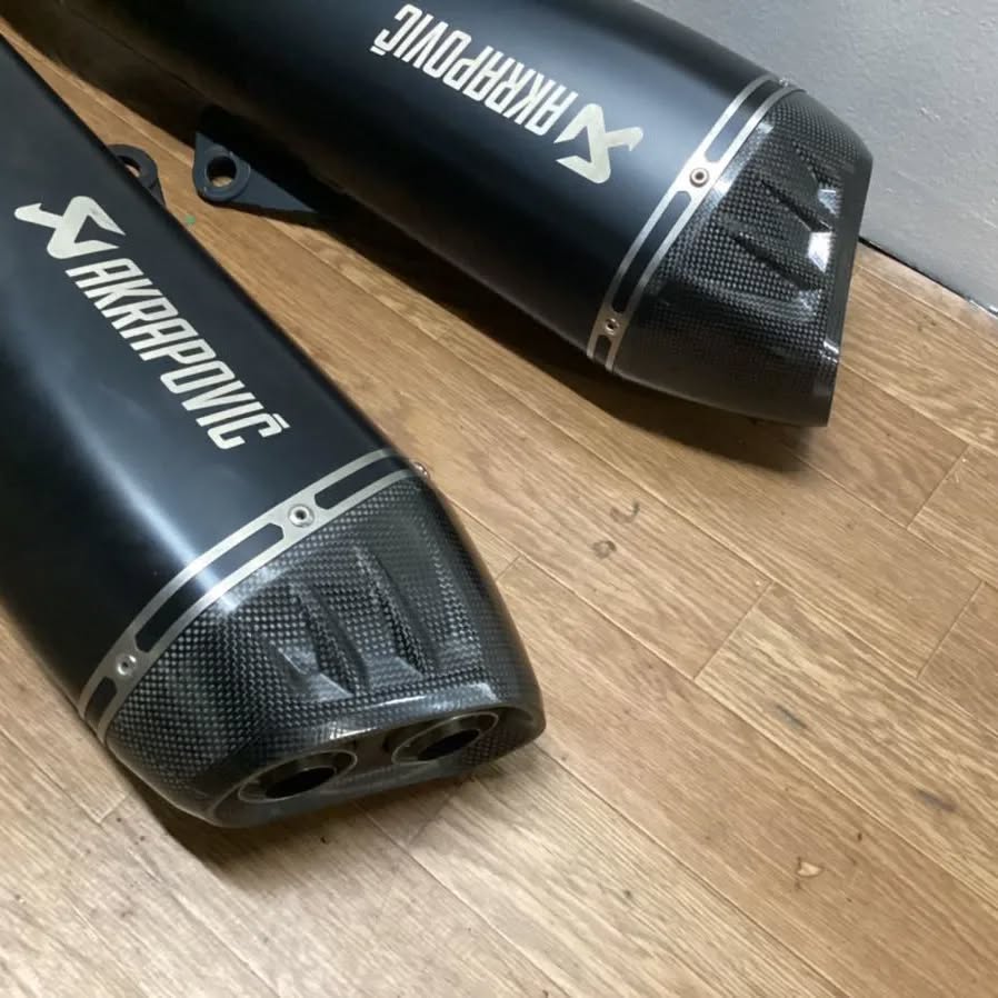 Genuine BMW Option Akrapovič Exhaust – Left & Right Set for BMW K1600 - Image 3