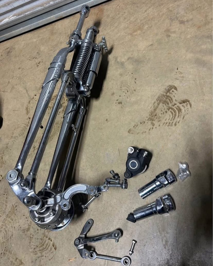 OEM Harley-Davidson FXSTS Springer Front End – Complete Setup - Image 3