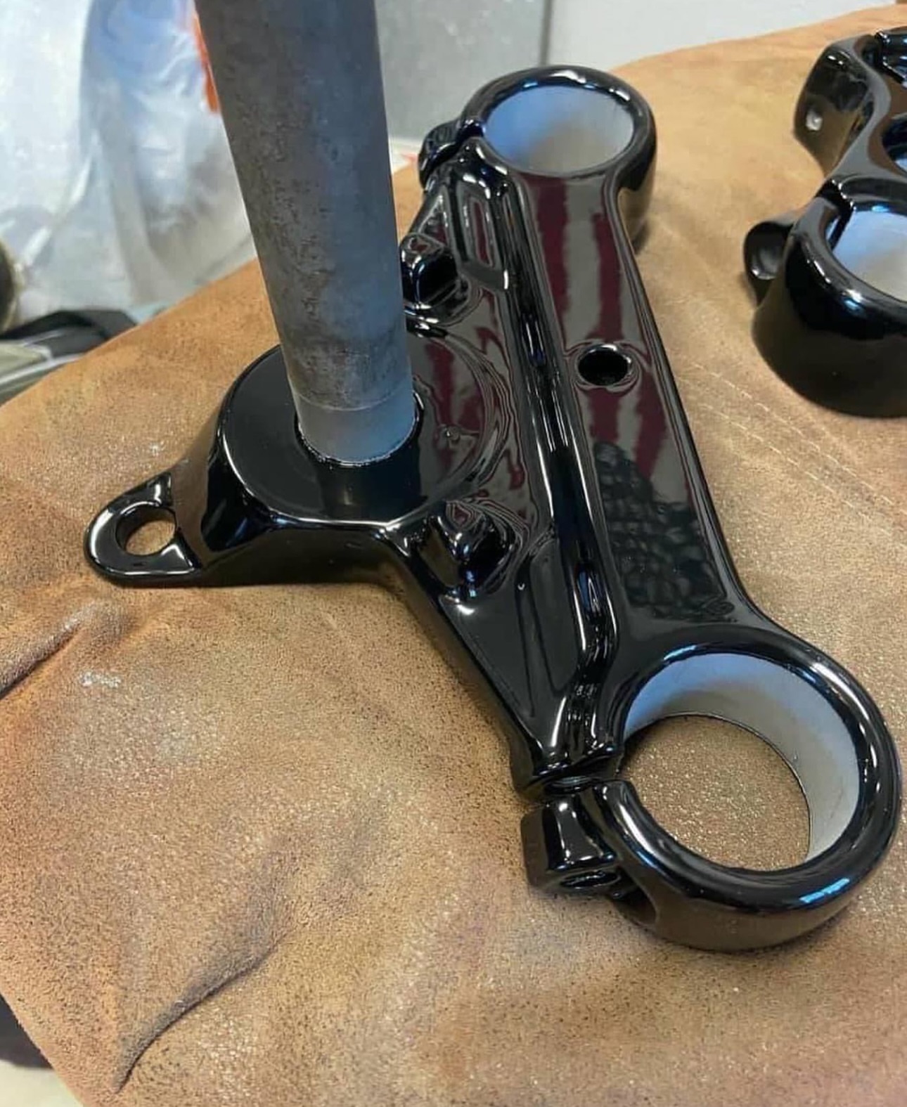 39mm FXR Triple Tree – Fresh Powder Coat - Image 4