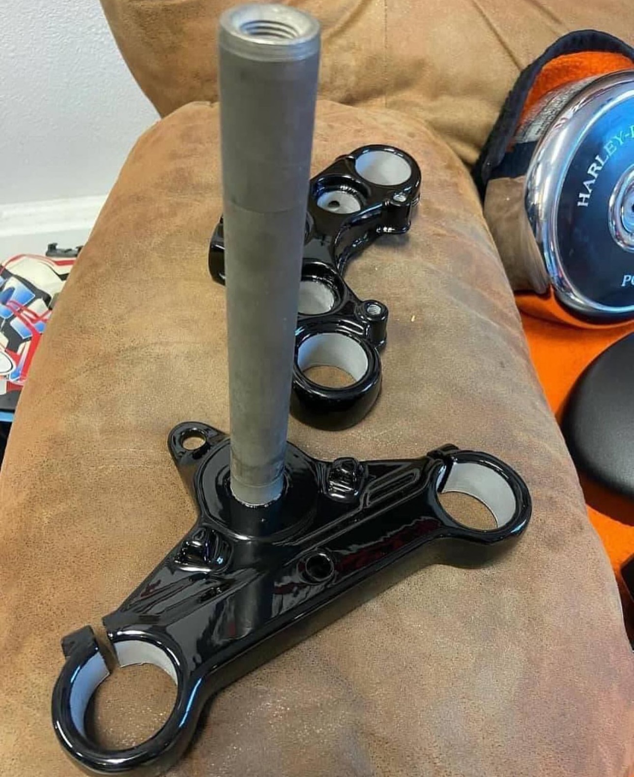 39mm FXR Triple Tree – Fresh Powder Coat - Image 3
