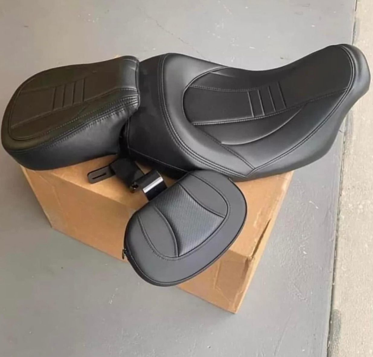 CVO Style Touring Seat with Rider Backrest – Fits 2009+ Harley Touring Models - Image 3