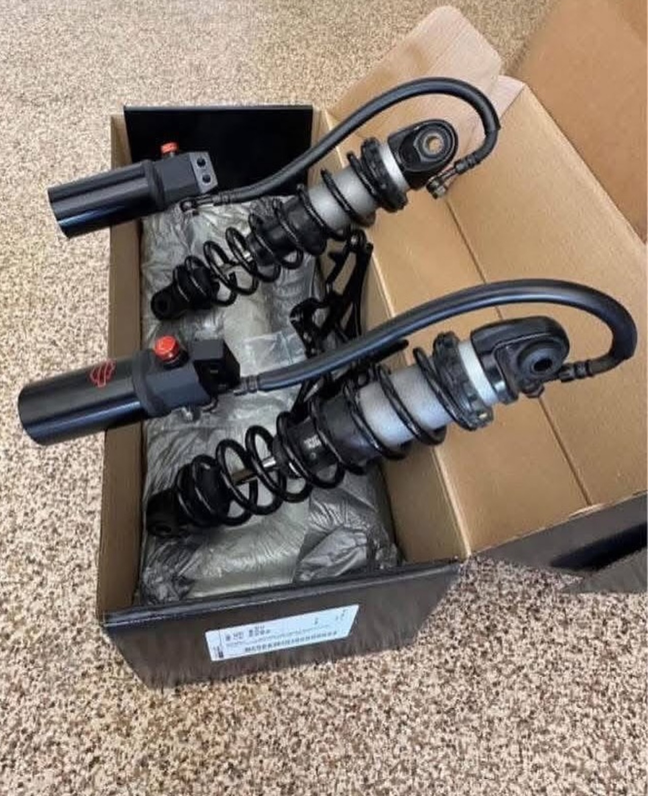 2024 CVO Road Glide ST Rear Shocks with Relocation Bracket – Fits 2014+ Harley Touring - Image 2