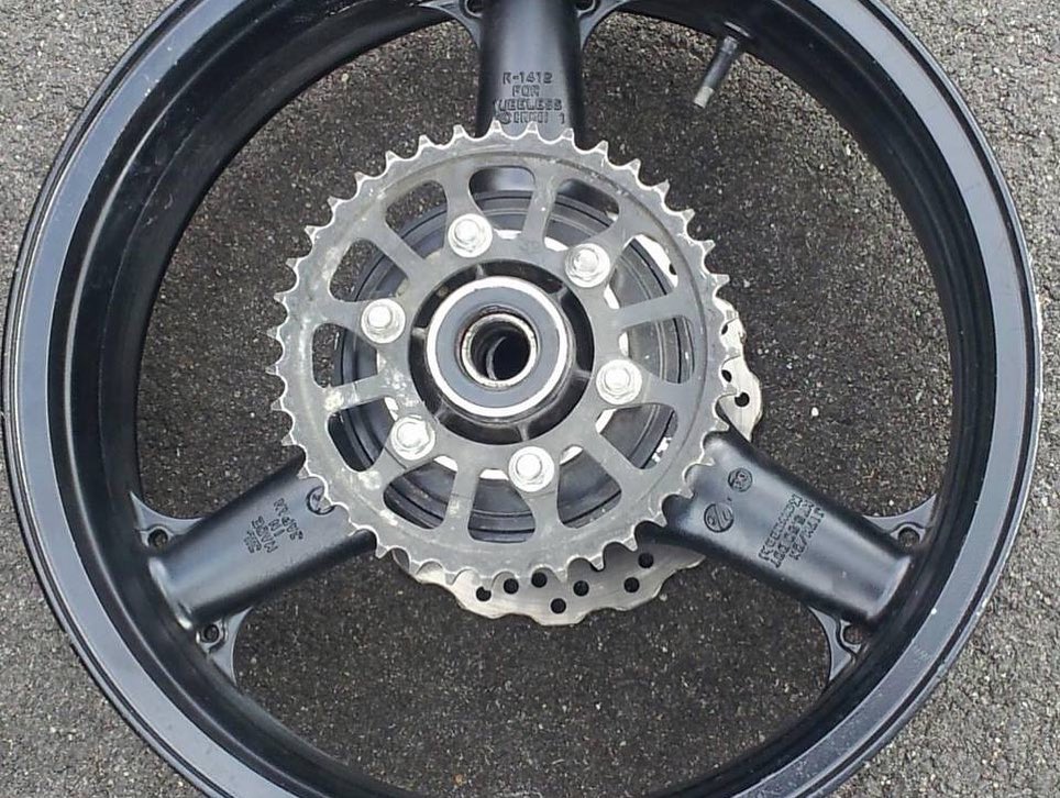 Complete Rear Wheel for Kawasaki Ninja ZX-6R / ZX-10R – OEM Fitment - Image 2