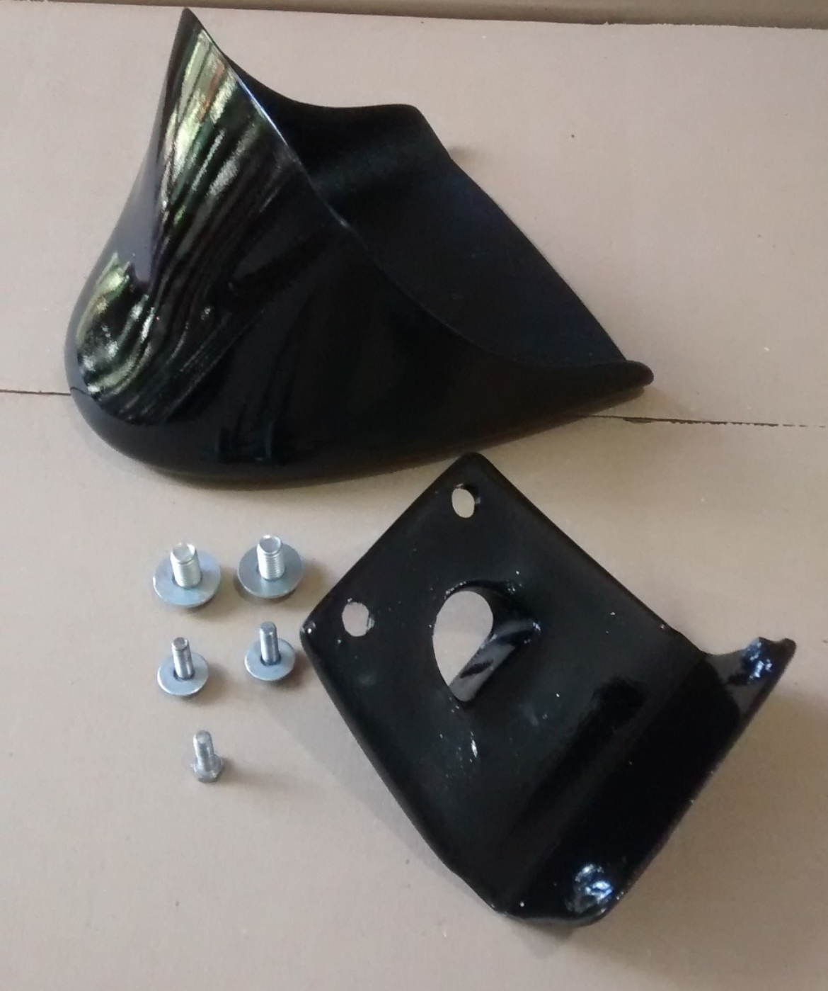 2010 Harley XR1200R bracket lower chain fairing